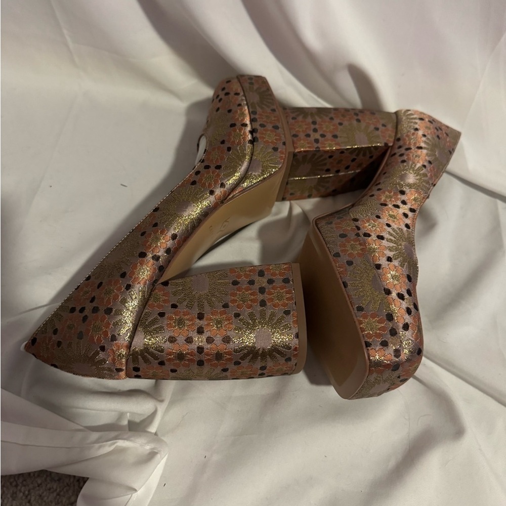 Katy Perry chunky pump 9.5